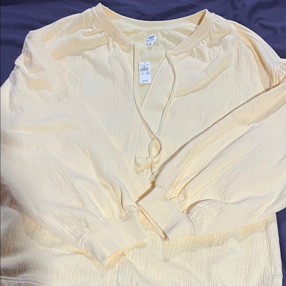 Aerie Women’s  Yellow Long Sleeve Top - Picture 3 of 4